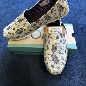 Toms glow in the dark witch print